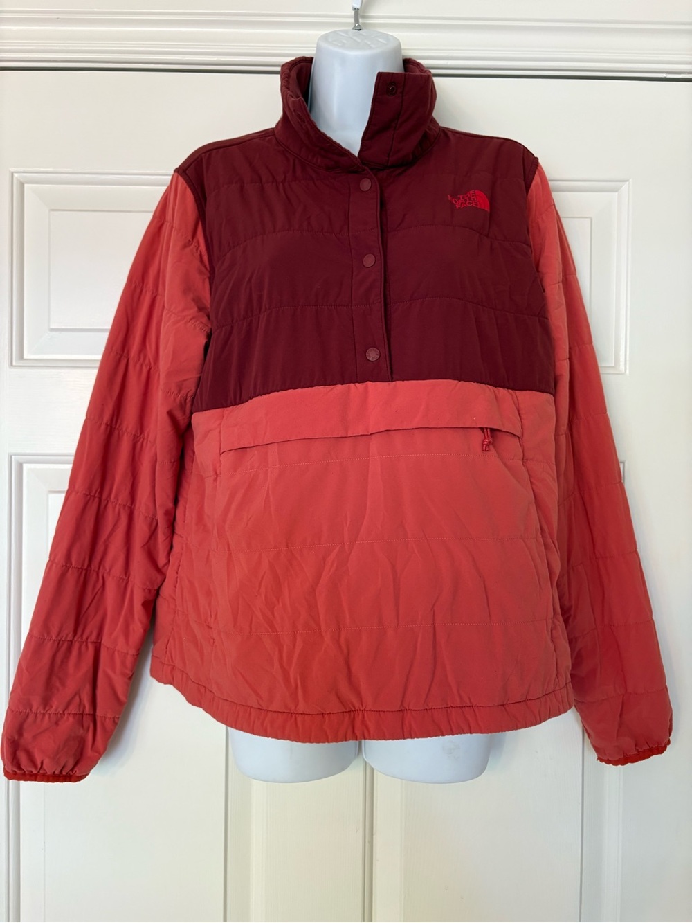 The North Face Women's Two-Tone Coral and Burgundy Mountain Sweatshirt, Sz Lg